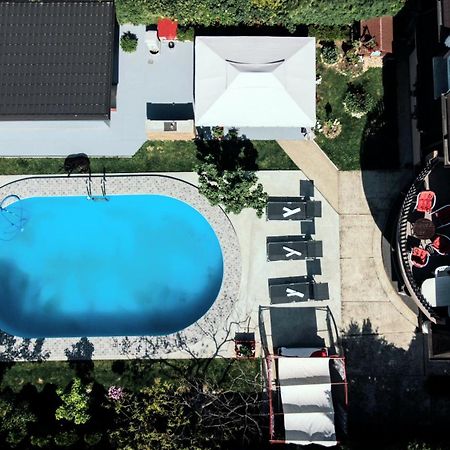 Lux Apartments With Pool Dex Zemun Polje Eksteriør billede