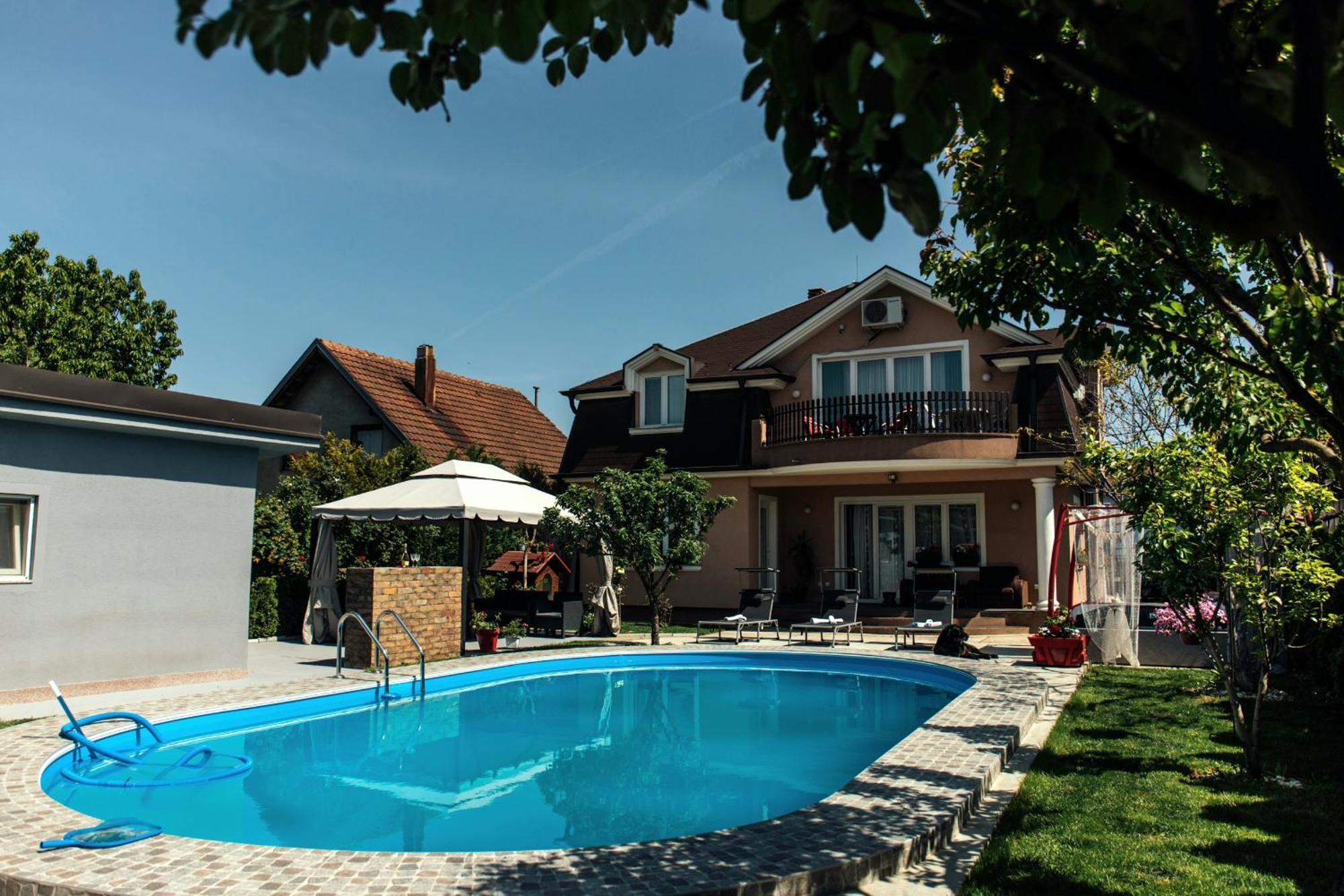 Lux Apartments With Pool Dex Zemun Polje Eksteriør billede