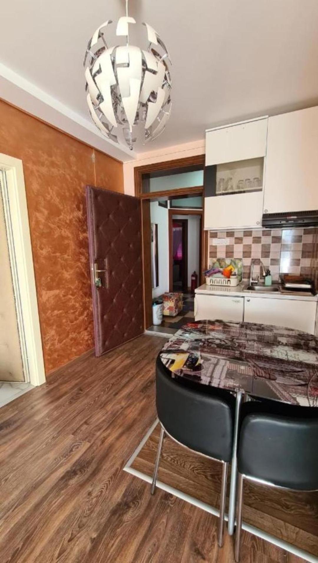 Lux Apartments With Pool Dex Zemun Polje Eksteriør billede